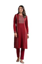 ishin Women’s Maroon Jacquard Style Geometric Pattern Straight Winterwear Kurta