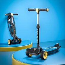 Kuber Industries Marvel Black Panther Plastic Foldable 3-Wheel Kick Skating Cycle for for 3+ Years Kids | Skate Scooter Capacity Upto 45 Kgs | 4-Level Adjustable Height Skating Scooter | Black